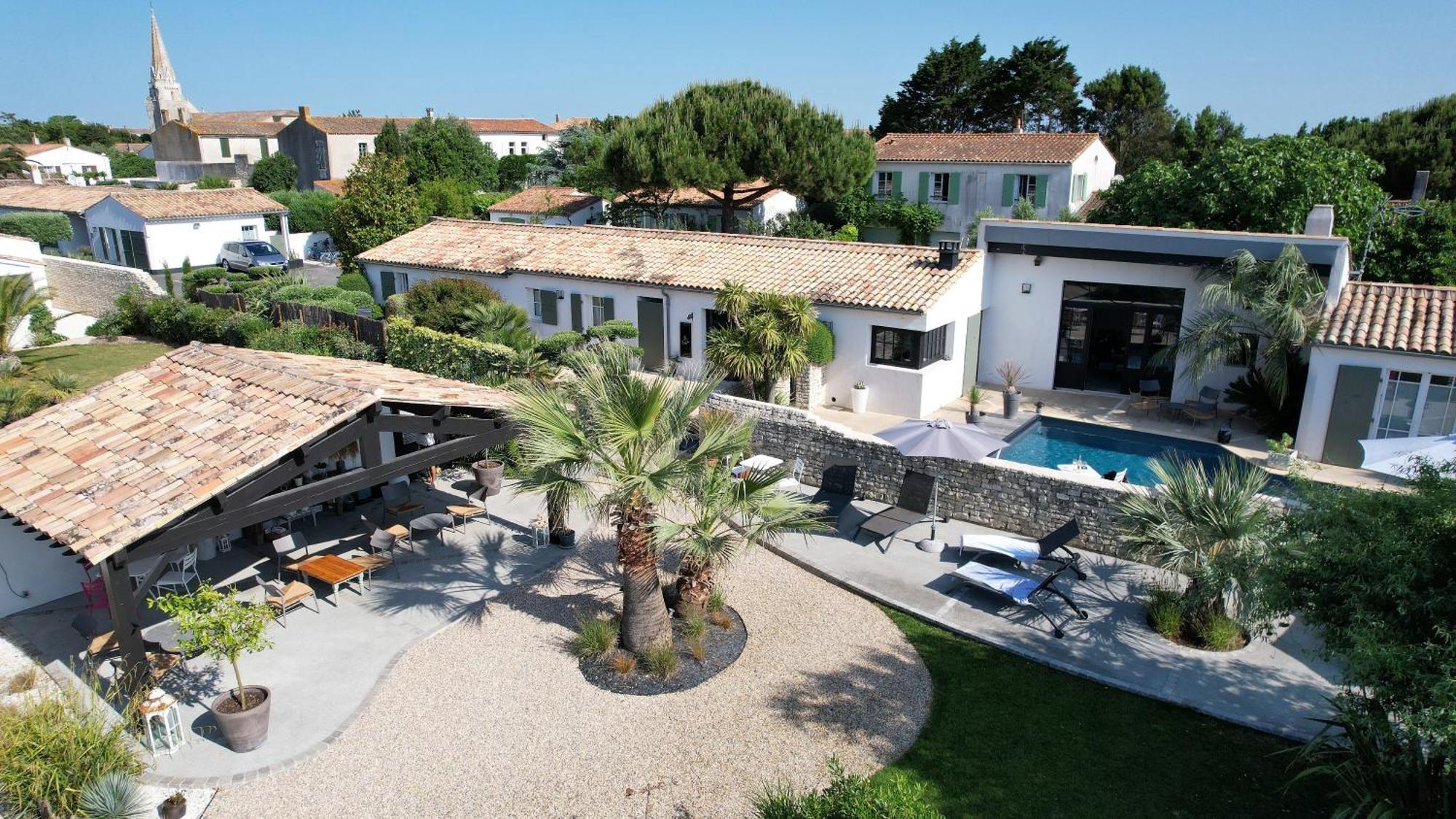 Hotel L'ile Sous Le Vent 3*